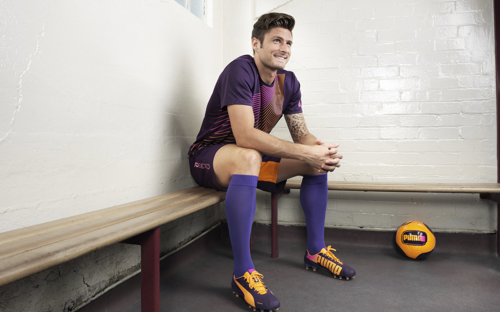 曝阿莫林与曼联铁闸是亲戚，都是马戏团后代！稳居主力备受争议